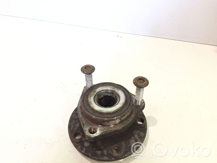 Volkswagen Golf V Front wheel bearing hub 