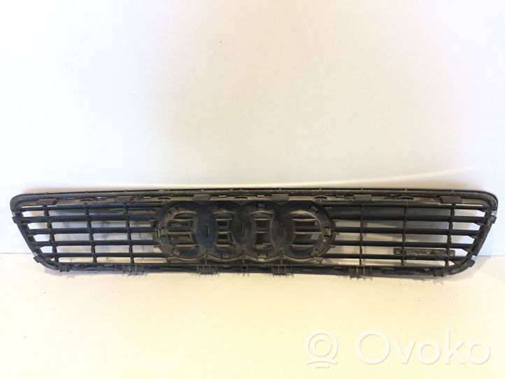 Audi A4 S4 B5 8D Atrapa chłodnicy / Grill 8D0853651