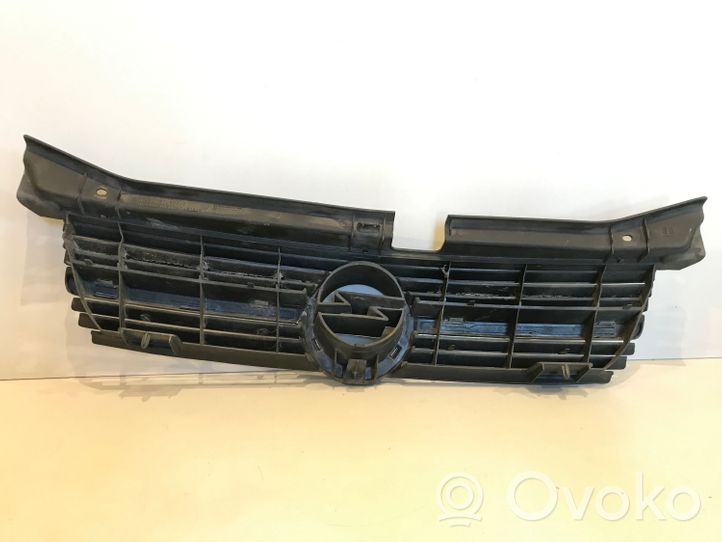 Opel Omega B1 Front grill 90491397