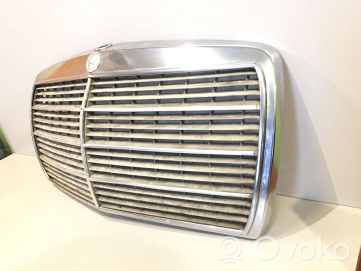 Mercedes-Benz E W123 Atrapa chłodnicy / Grill 