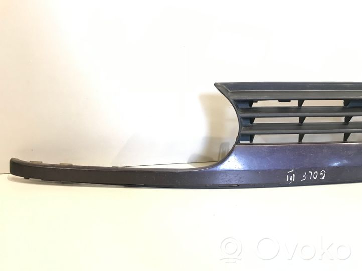 Volkswagen Golf III Grille calandre supérieure de pare-chocs avant 1H6853653