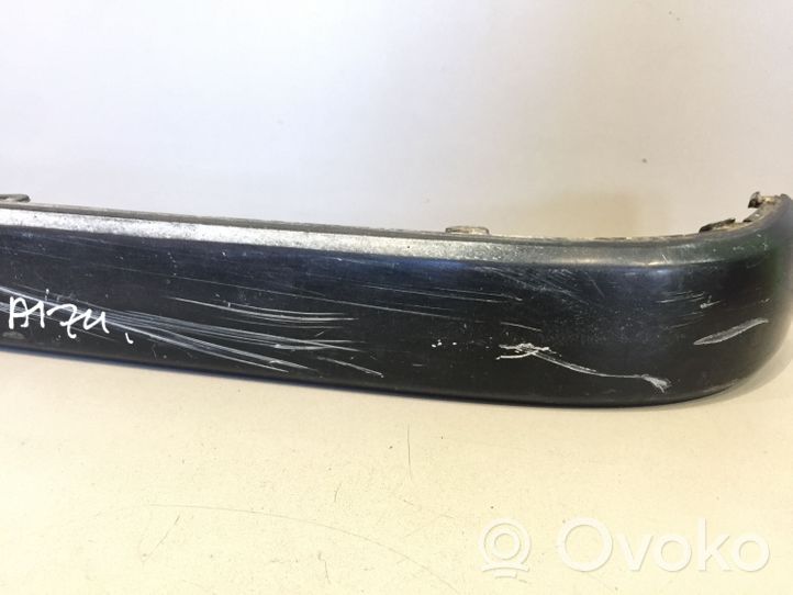 BMW 5 E34 Modanatura della barra di rivestimento del paraurti anteriore 51121944186