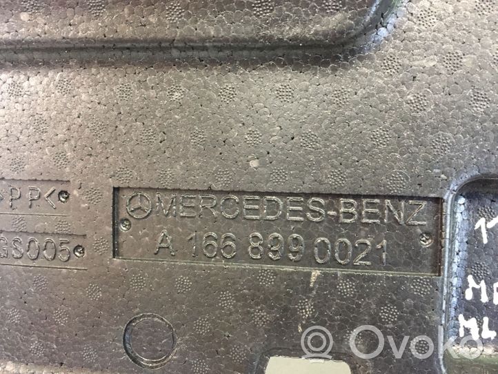 Mercedes-Benz ML W166 Työkalupakki A1668990021