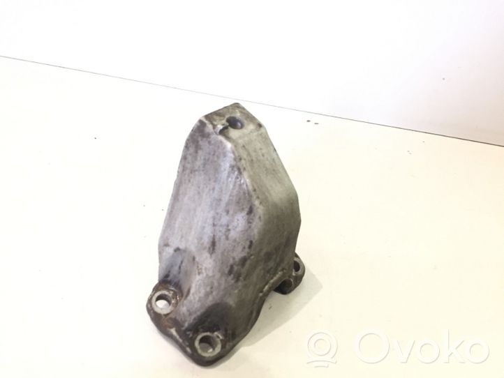 Audi A4 S4 B5 8D Supporto di montaggio scatola del cambio 8D0399113L