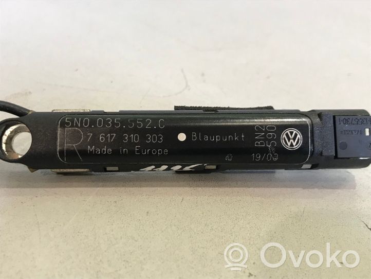 Volkswagen Tiguan Pystyantennivahvistin 5N0035552C