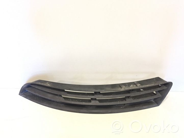 Volkswagen PASSAT B6 Grille inférieure de pare-chocs avant 3C0853665B