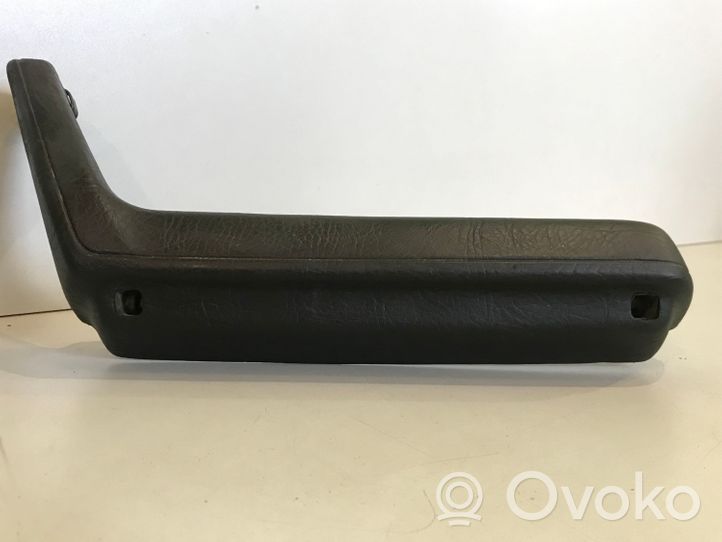 Audi Coupe Rivestimento della maniglia interna per portiera anteriore 811867172E