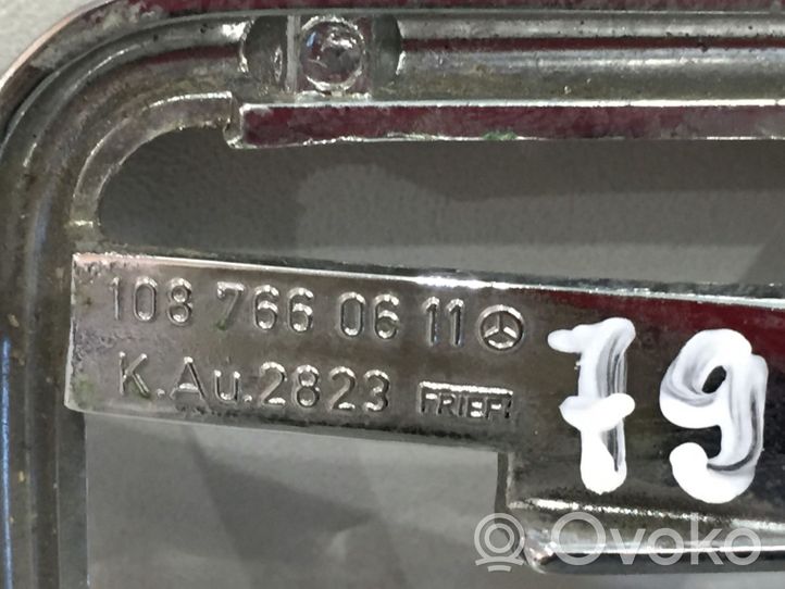 Mercedes-Benz E W123 Osłona klamki drzwi przednich 1087660611