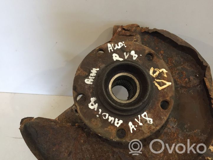 Audi V8 Aizmugurē riteņa rumbas vārpstas šarnīrs (stupica, capfa) 