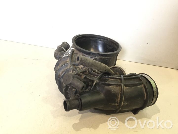 Audi 100 200 5000 C3 Staffa di montaggio del tubo dell’intercooler 034133357P