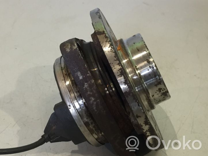 Opel Zafira B Pivot de moyeu avant 1365CRB36688