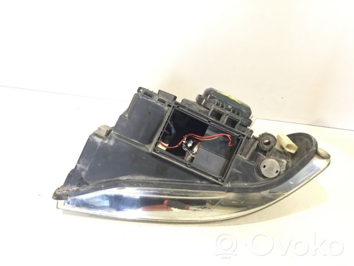 Audi A4 S4 B5 8D Lampa przednia 8D0941030AN