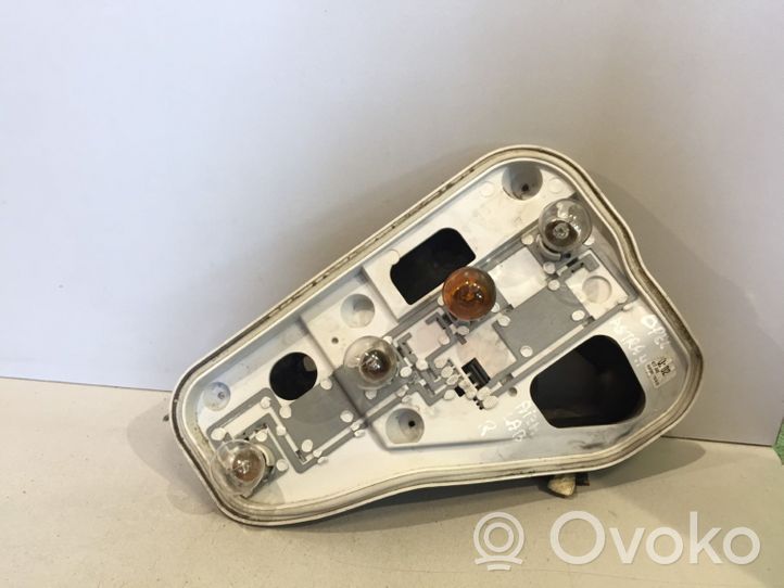 Opel Astra H Porte ampoule de feu arrière 417046