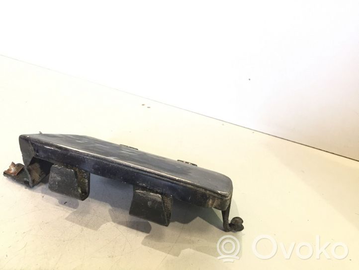 BMW 5 E34 Pretmiglas luktura dekoratīvais režģis 51111946498