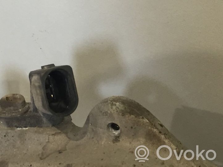 Audi A6 S6 C6 4F Fuso a snodo con mozzo ruota anteriore 