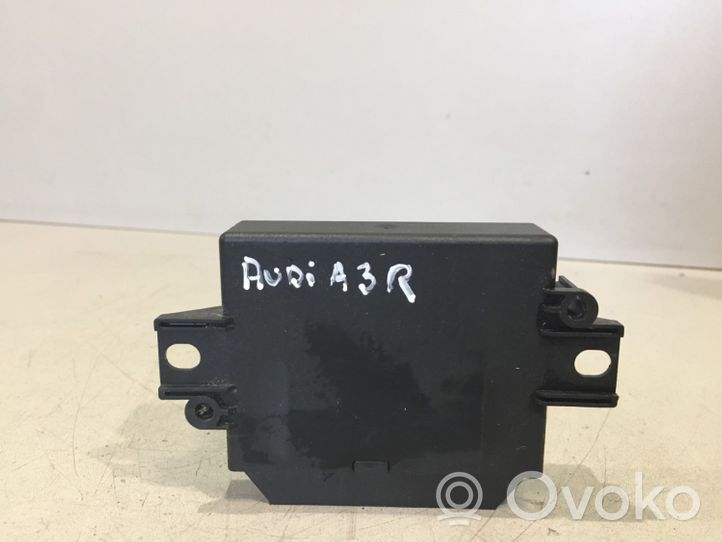 Audi A3 S3 8P Pysäköintitutkan (PCD) ohjainlaite/moduuli 8P0919283