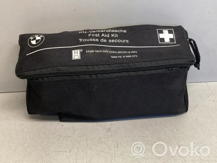 BMW X5 E70 Trousse de premiers secours 