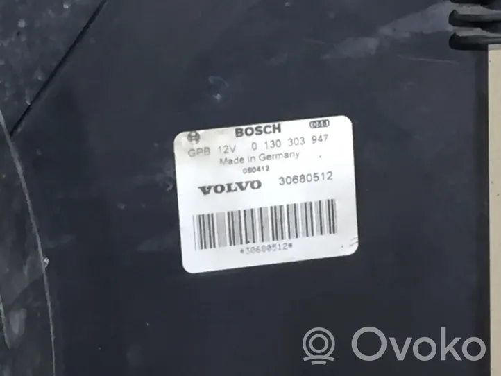 Volvo V70 Jäähdyttimen jäähdytinpuhallin 30680512