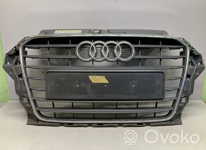 Audi A3 S3 8V Etupuskurin ylempi jäähdytinsäleikkö 8V5853651