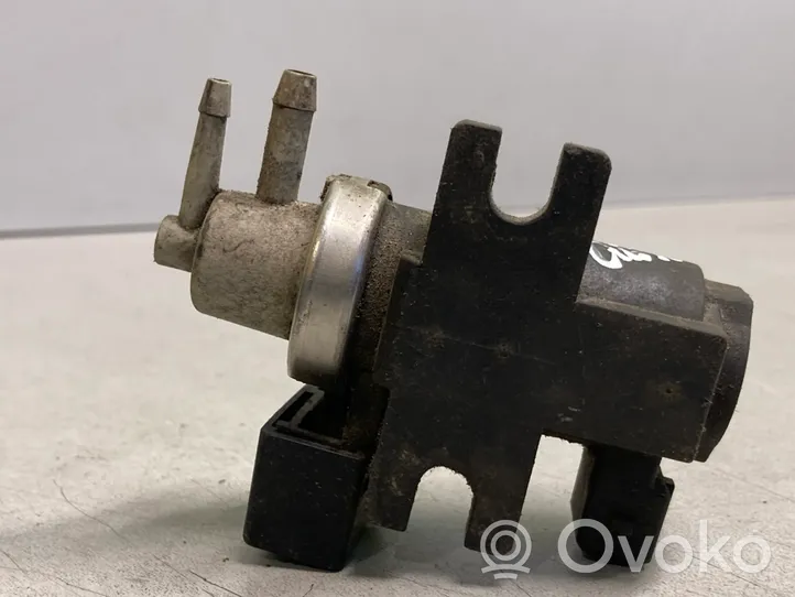 Volvo XC90 Turboahtimen magneettiventtiili 72190329