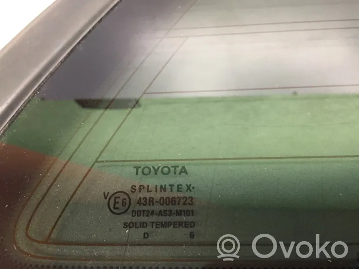 Toyota Avensis T250 Szyba karoseryjna tylna 43R006723