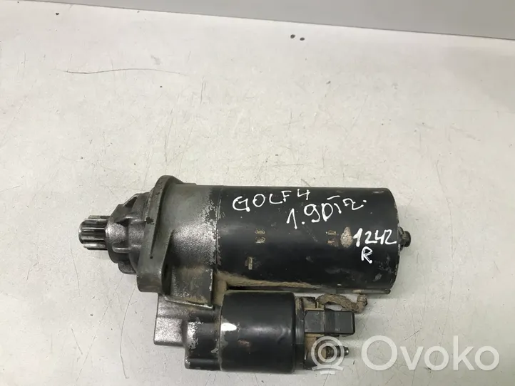 Volkswagen Golf IV Starter motor 02M911023A