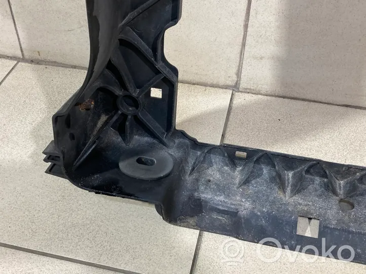 Volkswagen Tiguan Jäähdyttimen kehyksen suojapaneeli 5N0805594