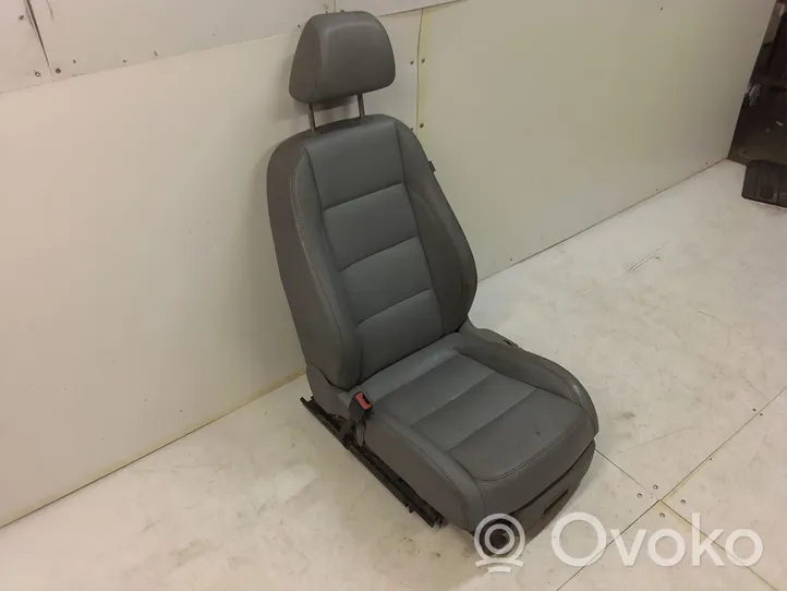 Volkswagen Touran I Fotele / Kanapa / Komplet 