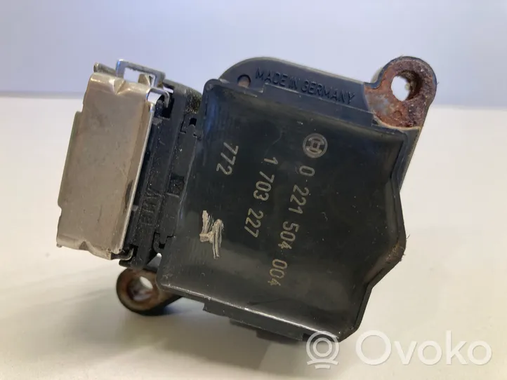 BMW 5 E39 High voltage ignition coil 0221504004