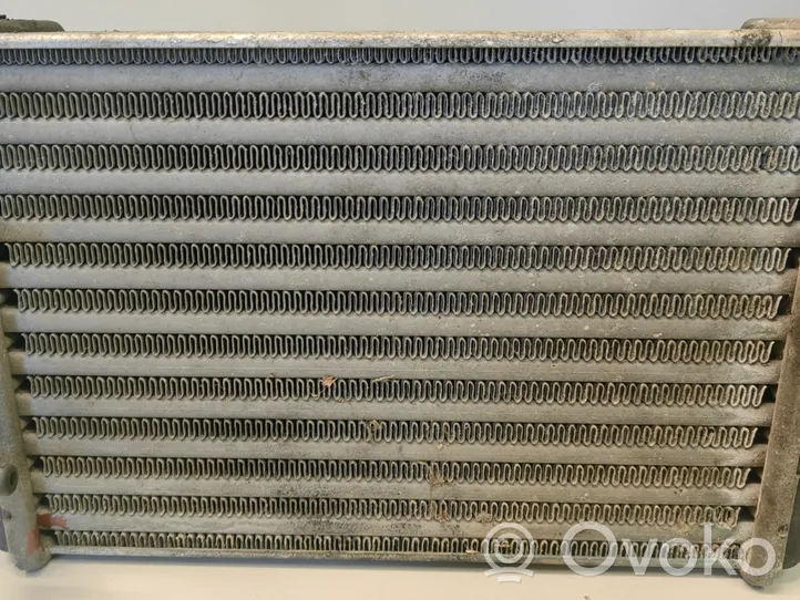 Volkswagen PASSAT B5 Starpdzesētāja radiators 058145805A
