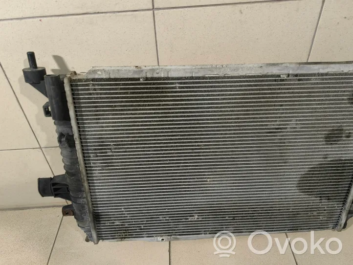 Opel Zafira B Radiateur de refroidissement 