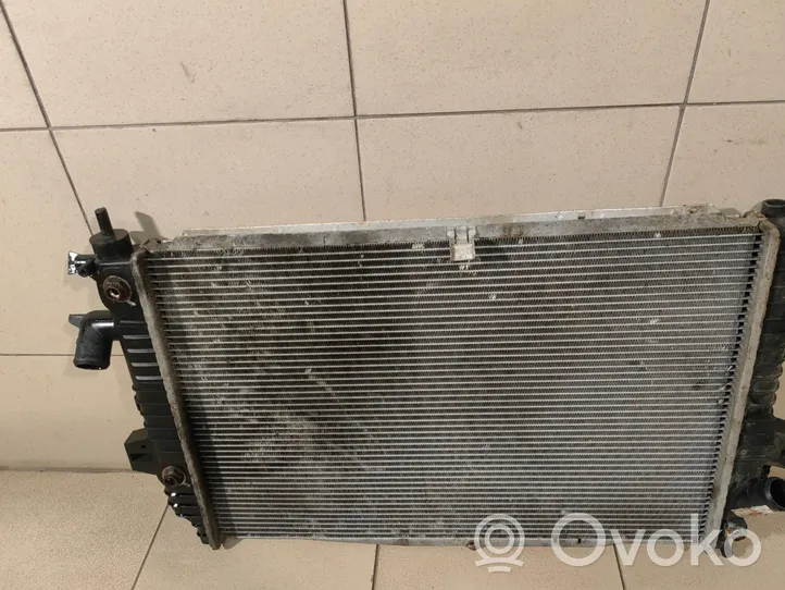 Opel Zafira B Radiateur de refroidissement 