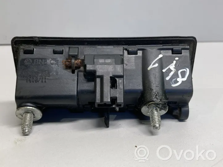 Volkswagen PASSAT B7 Griff Taster Öffner Heckklappe Kofferraumdeckel 5N0827566