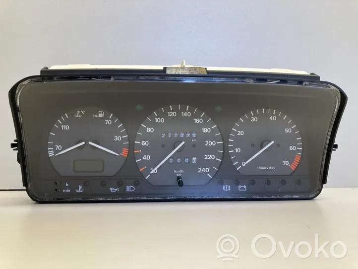 Volkswagen PASSAT B4 Speedometer (instrument cluster) 3A0919033AS