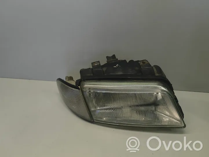 Audi A4 S4 B5 8D Lampa przednia 