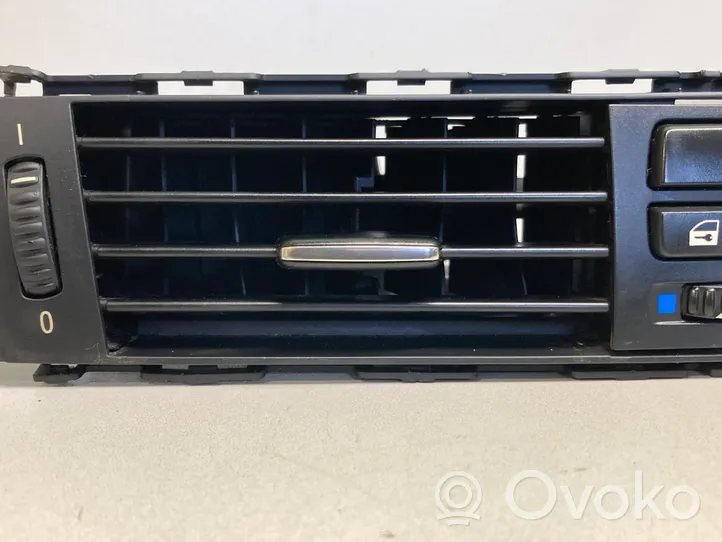 BMW 3 E92 E93 Grille d'aération centrale 144821