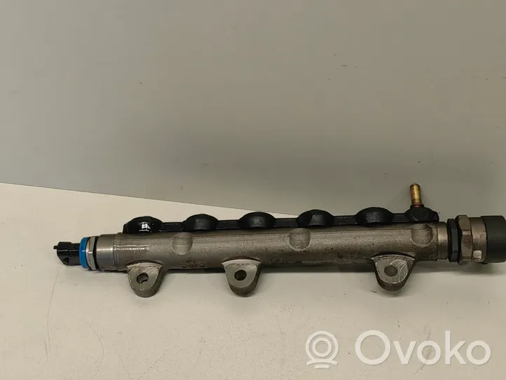 Opel Vivaro Linea principale tubo carburante 0445214153