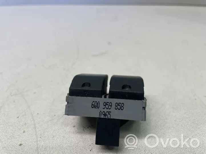Volkswagen Polo Interrupteur commade lève-vitre 6Q0959858