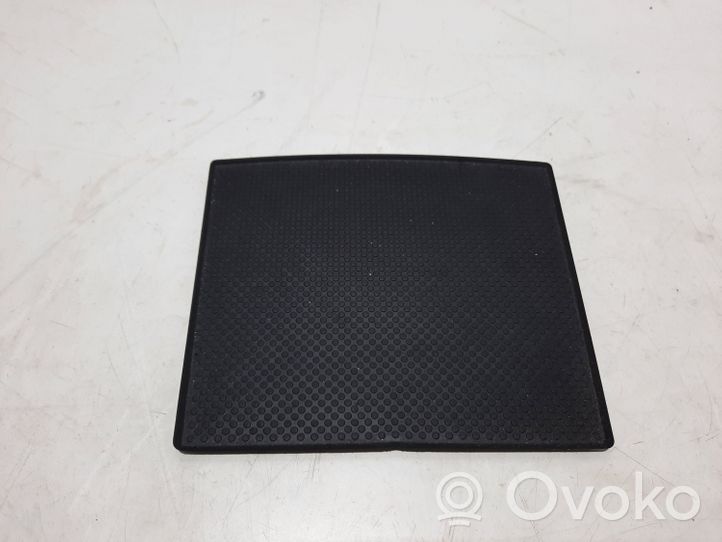 Volkswagen Touareg I Tapis de boîte à gants 7L6864477