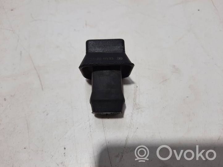 Volkswagen Touareg I Fixation de radiateur 7L0121276