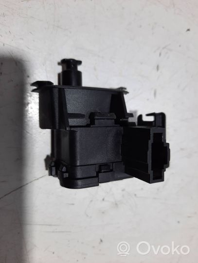 Volkswagen Touareg II Serratura del tappo del serbatoio del carburante 7P0810773D