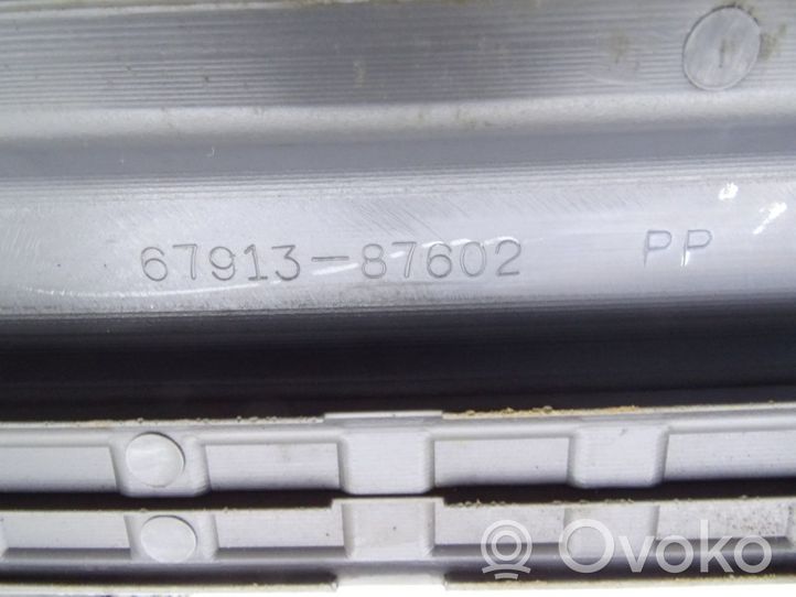 Daihatsu Rocky Etukynnys (korin osa) 67913-87602