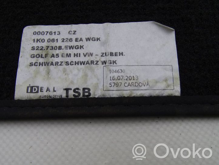 Volkswagen Golf V Tapis de sol / moquette de cabine avant 1K0061226EA
