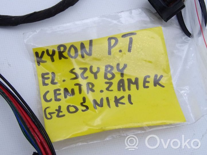 SsangYong Kyron Wiązka przewodów drzwi tylnych 82720-09010