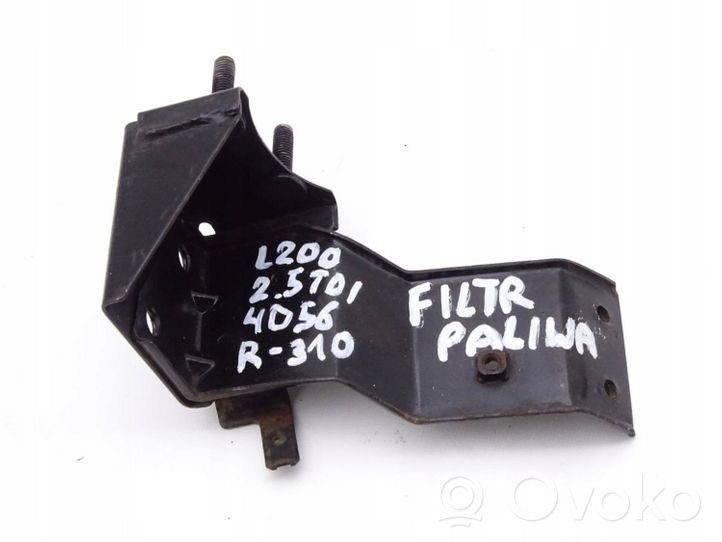 Mitsubishi L200 Staffa/supporto di montaggio del filtro carburante MITSUBISHI_L200_96-06_2.5