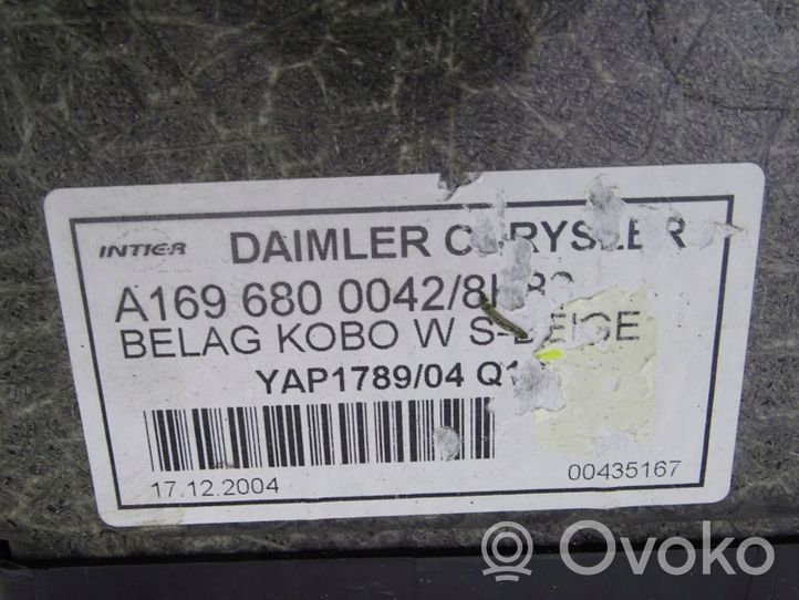 Mercedes-Benz A W169 Tavaratilan pohjan tekstiilimatto A1696800042