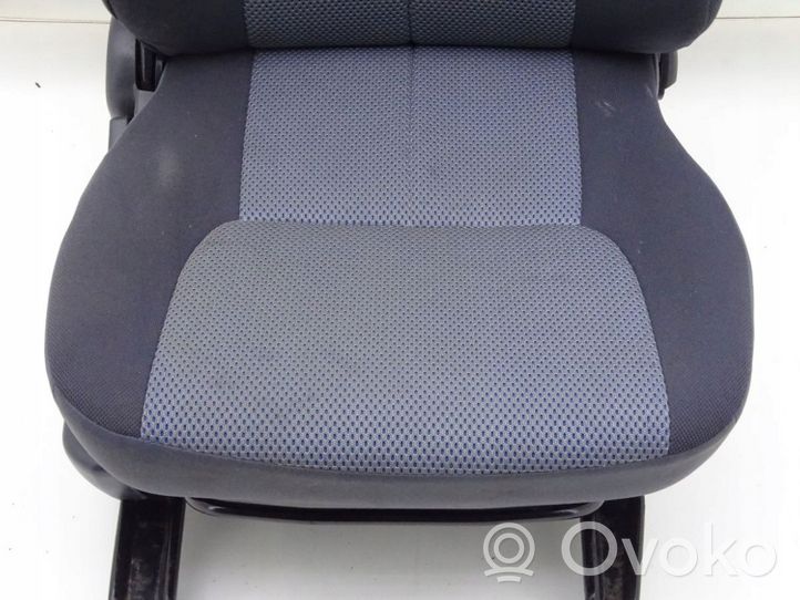 Daihatsu Altis I Sedile anteriore del passeggero 