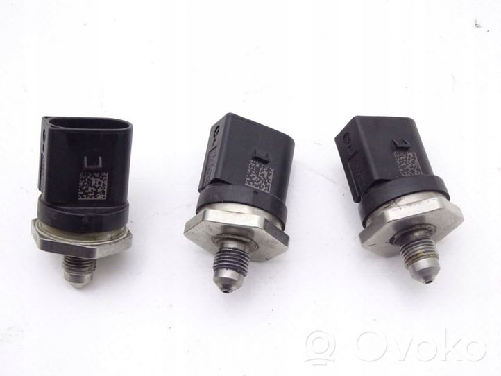 Audi A8 S8 D3 4E Sensore di pressione del carburante 06D906051C     