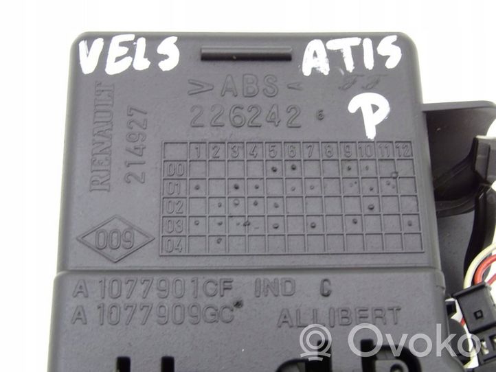 Renault Vel Satis Boczna kratka nawiewu deski rozdzielczej A1077901CF