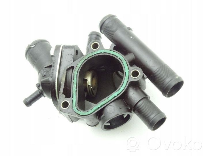 Renault Megane I Boîtier de thermostat 8200065392     